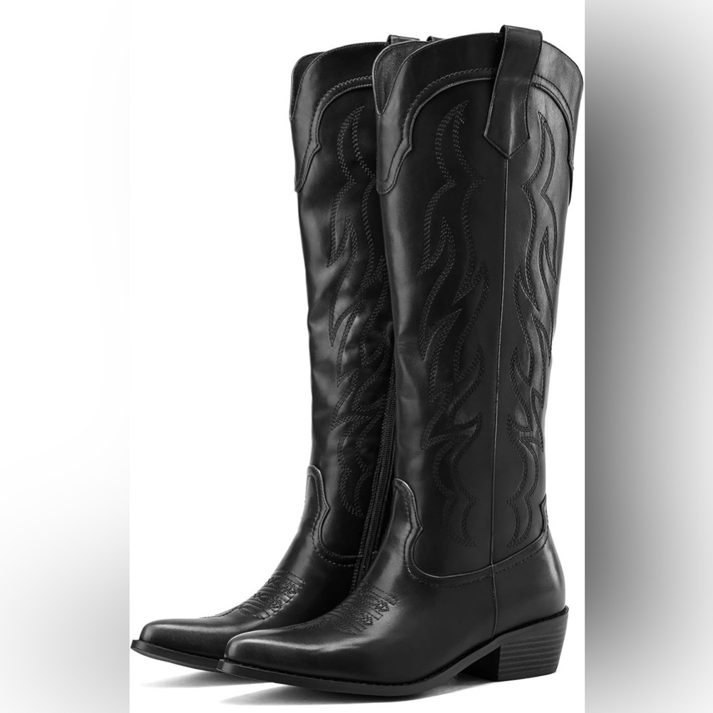 Black cowboy boots Sz 7